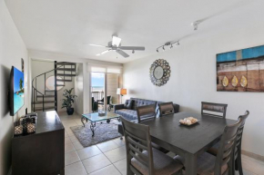 Listen to the waves break! Beachfront condo, shared pools in beautiful resort